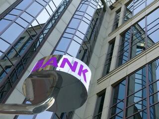 Bankszámlák: vállalati ügyfelek nagyító alatt
