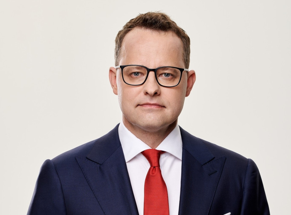 Tizenegy rendbeli bűncselekmény elkövetésével gyanúsítják