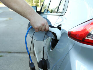 Zuhannak a használt elektromos autók árai