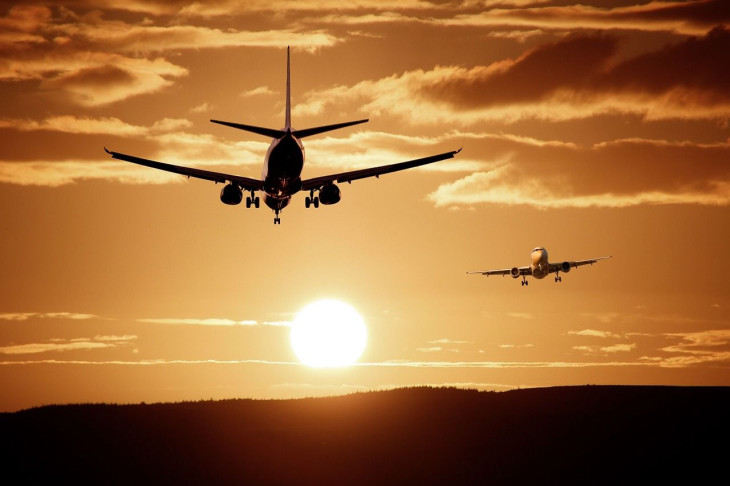 Drágulásra készüljön, ha Amerikán belül repülne. (Forrás: Pixabay)