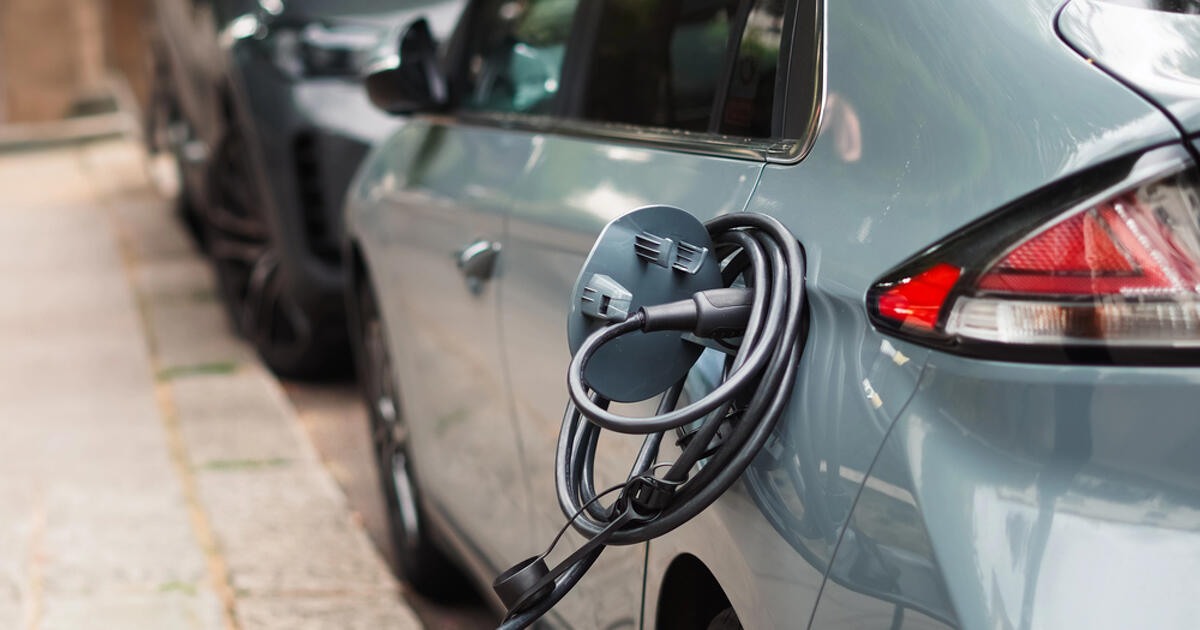 Döbbenet, az autósok fele hallani sem akar arról, hogy átüljön elektromos járműbe