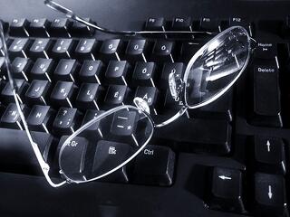 Az informatikán spórolnak a cégek