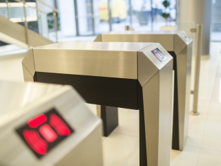 Kapun innen, rendszeren túl – a beléptetés új arca