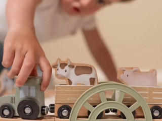 Természetes játékélmény gyermekeknek: miért a fajátékok a legjobbak?