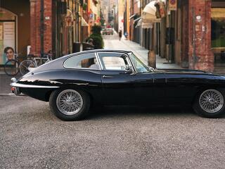 Megsegítik a kibertámadás miatt nem termelő Jaguar Land Rover beszállítóit