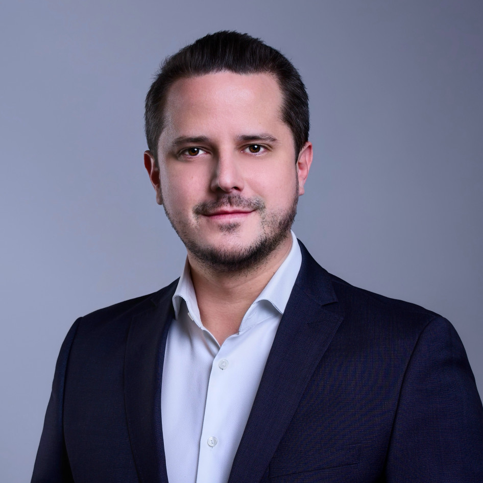 Szabó Dániel tölti be az online szupermarketet működtető Kifli.hu Shop Kft. kereskedelmi igazgatói és ügyvezetői pozícióját