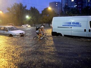 Eláztunk: milliárdos a kár