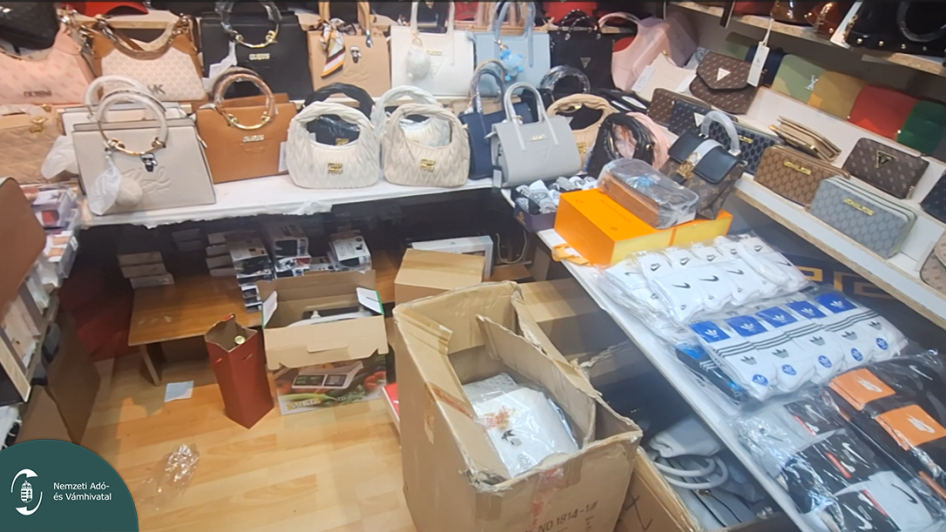 A hamisítás minden kelléke adott volt