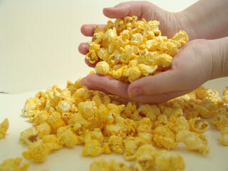 Jobb, hogy nem tudjuk, mennyi műanyagot eszünk a popcornnal