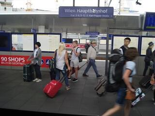 Koronavírus: aggasztó hírek jöttek Magyarország szomszédjától