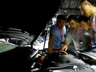 Kína beismerte: átaludta az autóipari átállást