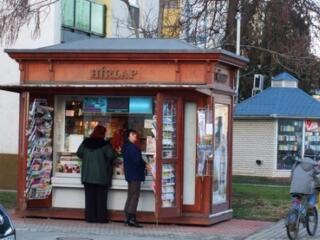 Helyi híreket olvas a magyar