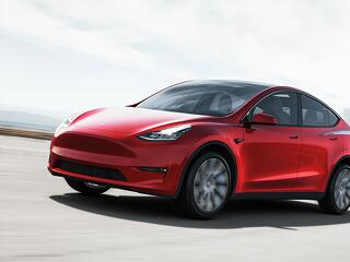 Viszik a Tesla autókat, mint a cukrot