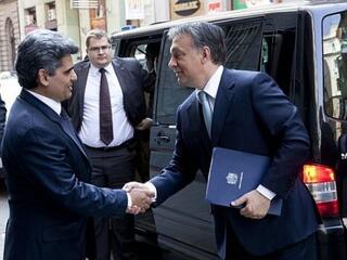 Orbán-Farkas: 100 ezer roma kapjon munkát 2015-ig