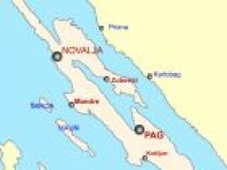 Rendőri védelemmel bontják a magyarok házait