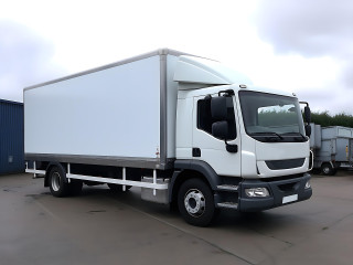 Változás a magyar vállalkozók legnépszerűbb kisteherautóinak rangsorában