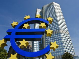 Fordulat az euróövezet külkereskedelmében, deficit helyett többlet