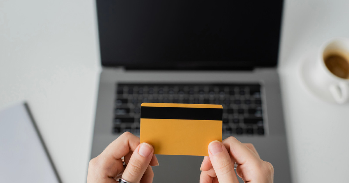 Százezres ajándékpénzzel csábítanak a bankok 