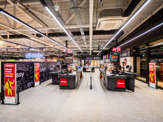 Emeli a béreket a Penny