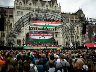 A Tisza párt nyerte a számháborút