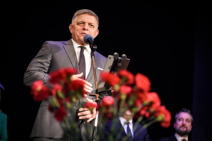 Robert Fico egyik kezelőorvosa szerint a szlovák miniszterelnök akaratereje és kitartása miatt épült fel gyorsan