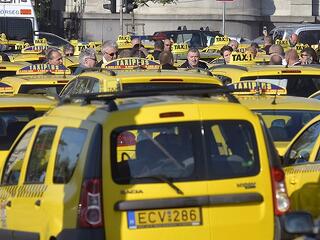 35 százalékkal drágulnak a taxik Budapesten