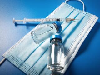 Pánik az új vírusvariáns miatt: kiakadtak a hirtelen tiltáson