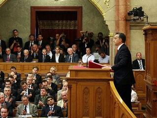 Kinek éri meg Orbán tíz pontja? – Marad az eva és az ekho