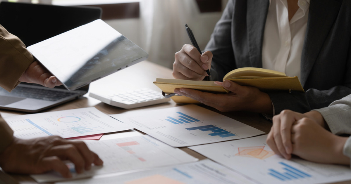 Egymásra licitálnak a bankok: ajándékpénzzel vadásznak a vállalkozókra