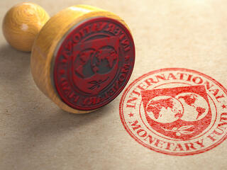 Háborús árnyékban lassul a világgazdaság