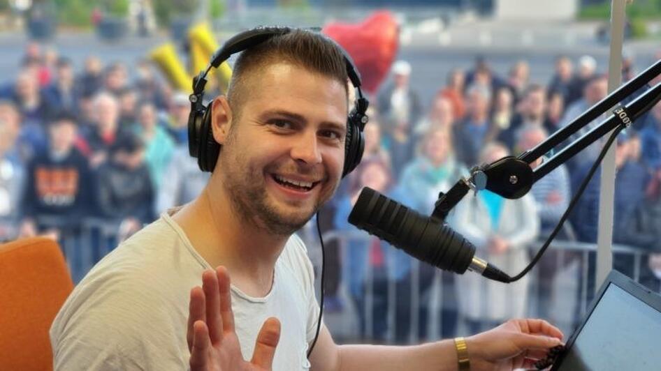 Háder Gyuri, a Bochkor rádióshow szerkesztője