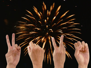 Hogyan tűzijátékozhatunk szilveszterkor? Erre kell figyelni