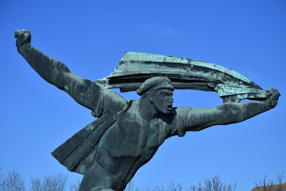 Az ellenzék likvidálása után Putyin a külföldön élő értelmiségiek ellen fordult