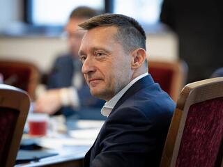 Lábon lőtte magát Rogán kommunikációs stábja