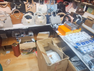 A Golgota úti piacon márkás termékeket hamisító gyárat találtak