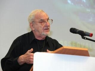 Müller Péter: "Először magunkat kell rendbe tennünk"