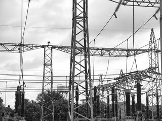 A magyar vállalkozók által fizetett áramár a negyedik helyen Európában