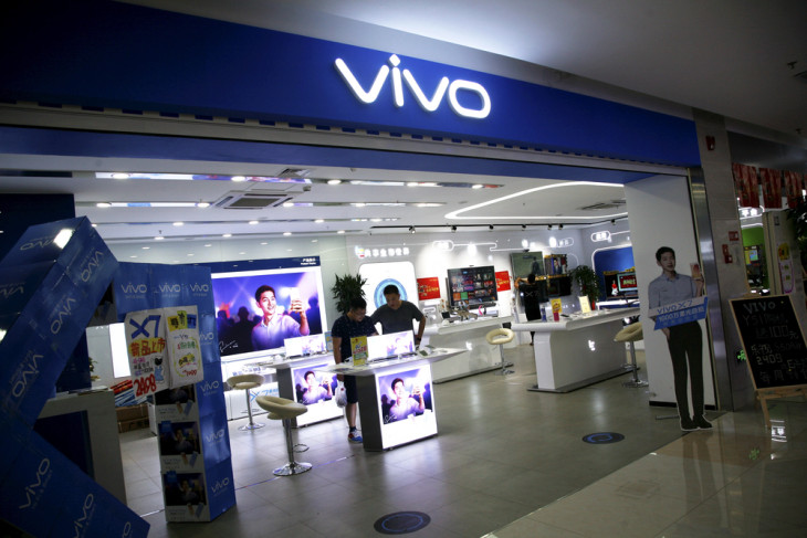 Élen a vivo