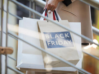 Black Friday és a karácsony: nyakló nélkül veszik fel a hiteleket a magyarok 