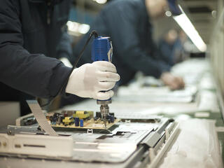 Kilenc hónapos mélypont: a cégek sodródnak a gyengülő euróövezeti feldolgozóiparban