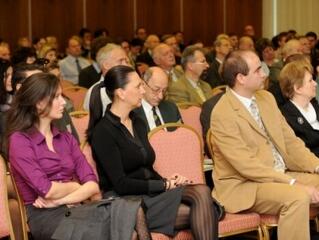 Robogó vonaton ülünk: megállítják-e a törvények?