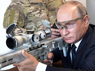 Félelmetes öngólt lőtt Putyin