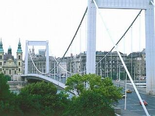 30 nap Budaházynak az Erzsébet-híd lezárása miatt