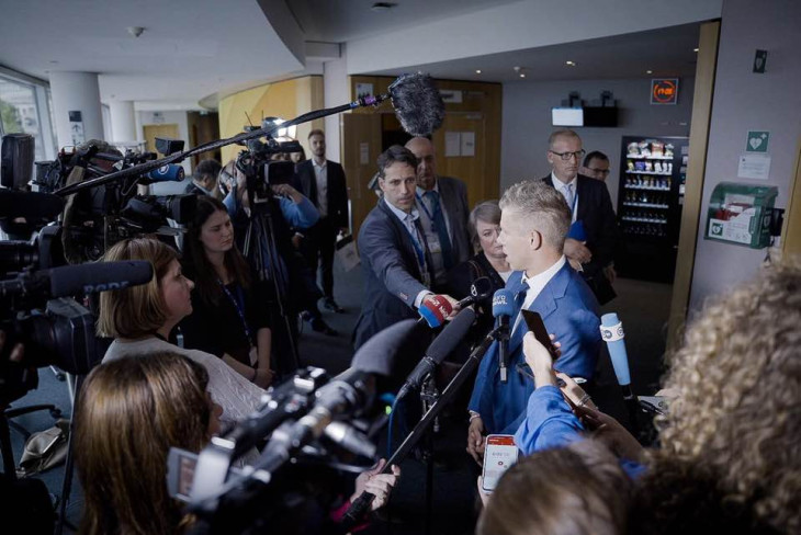 A sajtót már jobban érdekli Magyar Péter, mint Orbán Viktor