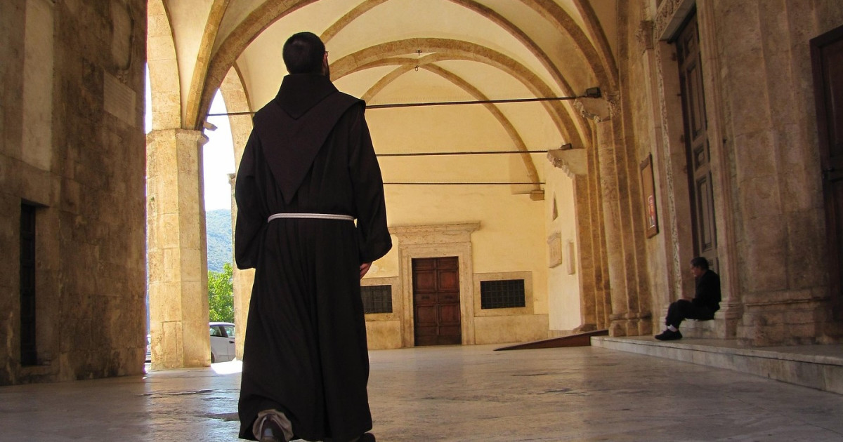 Több százezer forintot kereső szerzetesek