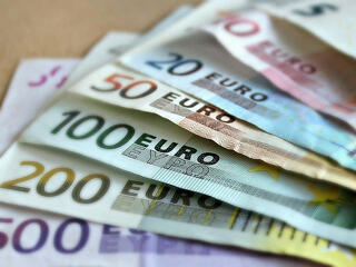 A pénzmosás ellen vezetik be villámgyorsan az eurót Koszovóban 