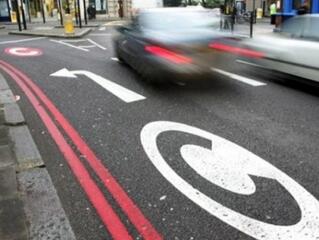 Így is lehet kampányolni: adóemelést sem zár ki az ellenzék