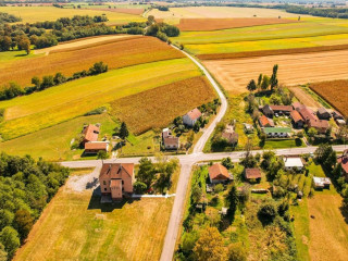 Vidék, nyugalom, lehetőség: amikor az ingatlan több, mint egy ház