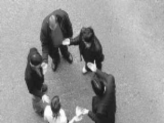 Mielőtt a pénze után futna...