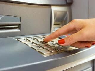 Nem bízunk még teljesen a pénzbefizető ATM-ekben 